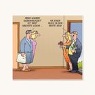 Zwei Paare, eines im Bademantel, das andere mit Blumen und Getränken. Text: "Silberhochzeit nächste Woche... Erster sein!"