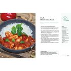 "Schnelles Chicken Tikka Masala", Rezeptanweisungen und Zutatenliste. Links Teller mit Reis und Tomaten-Hähnchen.