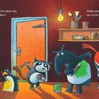 Text: "Erwischt! Aber was machen die denn da, wollen die sich etwa verkleiden? Halte die Farbtöpfe zu, dann können sie nicht weitermalen." Illustration: Tiere bemalen sich mit bunten Farben in einem Raum.