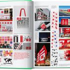 Texte: Uniqlo, Tokyo, London, Paris etc. Das Bild zeigt ein Buch mit Uniqlo-Logos und Geschäften auf zwei Seiten.