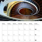 "2027 04" unten rechts, Wochentage in Deutsch und Englisch, Kalenderblatt mit Wendeltreppe von oben.