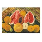 Signiert mit "Frida Kahlo 55", zeigt eine bunte Obstkomposition mit Wassermelonen und Zitrusfrüchten.
