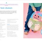 Der Text beschreibt das Kuscheltier "Yeti Zottel" mit Materialien, Zuschnittdetails und einer Anleitung zum Nähen. Rechts sieht man ein Kind mit einem plüschigen, bunten Stofftier.
