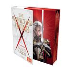 Covertext: "The Wretched Divine", "Verflucht", "Adalyn Grace." Illustration: Frau mit Schwert, roter Hintergrund.