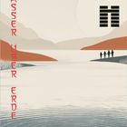 "Wasser über Erde", rote Schrift. Zahl 8, schwarze Linien. Landschaft mit Hügeln und See, vier Personen am Ufer.