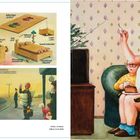 Links: Beschreibungen von IKEA-ähnlichen Möbelstücken. Rechts: Illustration einer Familie vor einem Fernseher.