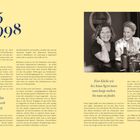1995 bis 1998. Eine Küche wie bei Anna Sgroi muss man lange suchen, bis man sie findet. Zwei Frauen lachen an einem Tisch.
