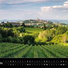 "Toskana 04" und "Blick auf San Gimignano" sind angegeben. Weinberge, grüne Hügel und Türme in der Ferne.
