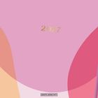 "2027" in goldener Schrift, darunter "GRAFIK WERKSTATT". Bunte, geschwungene Formen in Rosa- und Pfirsichtönen.