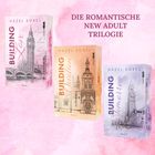 "DIE ROMANTISCHE NEW ADULT TRILOGIE". Drei Buchcover in rosa, orange und lila Tönen, mit Architekturzeichnungen.