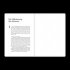 "Die Offenbarung des Johannes." Text über eine biblische Offenbarung. Linke Seite mit Text, rechte Seite leer.