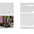 Links sieht man einen Redner mit Mikrofon vor Bannern. Text: "BEIM KLIMASTREIK AM GREIFSWALDER MÜHLENTOR".