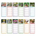 Monatliche Kalenderblätter Januar bis Dezember mit dekorativen Garten- und Naturfotos wie Blumen, Tiere und Gartenszenen.