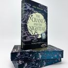 Buchtitel: "THE CRANE AND THE NIGHTJAR" von Ada Bailey. Untertitel: "NEBELVERHÜLLT". Cover: mystische Illustrationen mit Zweigen.