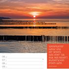 Zitat: "Sonnenuntergänge sind der Beweis, dass..." von Kristen Butler. Kalenderwoche 36/2027, Sonnenuntergang am Meer.