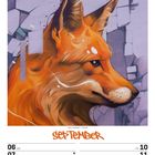 Eine Illustration eines Fuchses mit orangefarbenem Fell vor einem abstrakten, lila Hintergrund. Text: "September".
