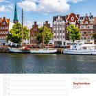 37. Woche, September 2027, 13. bis 19., Segelboote in Lübeck, Schleswig-Holstein. Kalenderseite mit Hafenansicht.