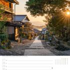 Dämmerung über der Stadt Magome, Präfektur Gifu. Kalenderwoche 39, September/Oktober. Steinweg, traditionelle Häuser, Sonnenuntergang.