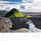 “Vulkan Maelifell · Südisland - Island | Foto: Jonathan Besler”. Kalenderblatt für die 41. Woche im Oktober. Ein grüner Vulkan.