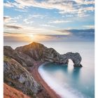 Kalender zeigt die Woche 8. bis 14. November. Landschaft mit Felsbrücke Durdle Door, Dorset, Großbritannien.