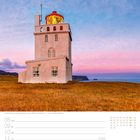 Kalenderblatt für November, 45. Woche. Bild: Ein Leuchtturm vor einem bunten Himmel, mit einem goldenen Licht oben.
