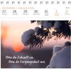Ein Kalenderblatt für Dezember/Januar 2028 mit einem Winterbild: "Atme die Zukunft ein. Atme die Vergangenheit aus."