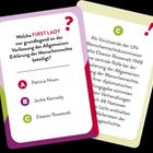 Zwei Karten: Eine fragt nach einer First Lady zur Menschenrechtserklärung. Optionen: A) Patricia Nixon, B) Jackie Kennedy, C) Eleanor Roosevelt.