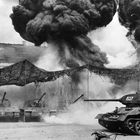 Text "827". Panzer unter Tarnnetz, dichte Rauchwolken steigen vor beschädigtem Gebäude auf. Kriegsszene.