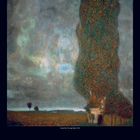 Gustav Klimt, The Large Poplar II, 1902. Unter einer dramatischen Wolkendecke steht ein hoher Baum in einer Landschaft.