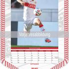 "Vorjahresabbildung" steht über einem Fußballspieler im weißen Trikot. Unten ein Kalender für September.