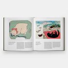 Links: Utagawa Hiroshige III, Illustration einer schlafenden Katze, rot gekleidet. Rechts: Mary Fedden, eine Katze, Schmetterlinge.