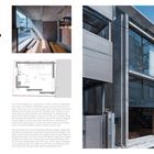 Text: "108 FRAME OF THE HOUSE, JAPAN IGARCHITECTS 2023." Modernes, zweistöckiges Betonhaus mit großen Fenstern.