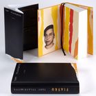 Buchtitel: "Fiasko" von Tony Tulathimutte. Schwarzes Cover, innen orange-gelbe Muster und Foto eines Mannes mit Brille.