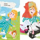 Links: Ein Hund spritzt versehentlich Wasser auf eine Person.  
Rechts: Die Person lacht, der Hund liegt auf dem Rücken. Ein grimmiger Kater schaut zu.