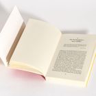 Offenes Buch, Seite 37, Kapitel 2: "Die Wechseljahre – kurz erklärt". Hellgelbes Cover sichtbar.