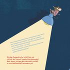 Neun Scheunenschleiereulen verwechseln jede Nacht... Eine Maus schwingt sich an einer Lampe mit Schatten auf blauem Hintergrund.