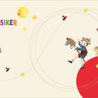 Text "KLASSIKER" in bunten Buchstaben. Kind mit Zeitungshut und Steckenpferd, Katze, Maus und Marienkäfer umgeben von Sternen.