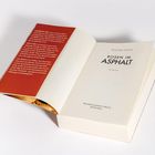 Linker Text: Hamburg 1956, Köln 1956, zwei Mädchen aus Welten. Rechter Text: Felicitas Fuchs, Rosen im Asphalt, Roman. Buch aufgeschlagen.