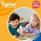 Text: "tiptoi Spiel dich schlau", "4-7 Jahre", "Ravensburger". Illustration: Zwei Kinder nutzen einen orangenen Stift über einem Buch.