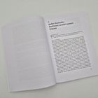 Eine offene Buchseite mit dem Kapitel "9 Außer Kontrolle – Parkinson zerstört unsere Träume" und Text über Parkinson.