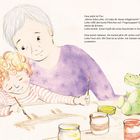 Text: Oma steht im Flur... Am liebsten malen sie zusammen. Illustration: Kind und Oma malen, Kind mit lockigem Haar, grünes Stofftier.