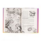 Texte: "FEUER!", "Sogar die Grafik war gestört!", "ERINNERST DU DICH AN DEN NAMEN DEINES SCHREITERS?". Illustration: Pixel-Art Figuren und Formen.