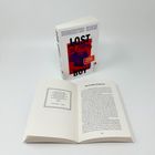 „LOST BOY“ von Hubertus Koch, Spiegel-Bestseller, zeigt Buchcover mit rotem Bild; darunter liegt das Buch offen.