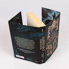 Ein Buchcover mit dem Titel "Montcrest University" und dekorativen Mustern. Ein beschreibender Text lobt den Inhalt.