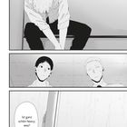 Text: "Ist ganz schön heavy, was?" Ein Mann sitzt erschöpft, zwei andere schauen besorgt zu. Schwarz-weiße Comic-Darstellung.