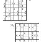 Zwei Sudoku-Rätsel mit Zahlen. Links die Zahlen 9, 10 in Kreisen, und unten mittig die Zahl 5. Drei Glühbirnen-Symbole.