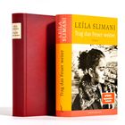 Text: "Leïla Slimani, Trag das Feuer weiter, Roman, SPIEGEL Bestseller-Autorin." Ein rotes Buch neben einem mit einem Porträt.