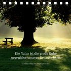 Text: "Die Natur ist die große Ruhe gegenüber unserer Beweglichkeit. Christian Morgenstern." Eine Bank und Baum im Sonnenlicht.