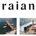 Oben steht "praiano". Unten links ein Steg mit Booten, rechts eine Person auf Felsen am Meer.