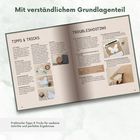 "Mit verständlichem Grundlagenteil" oben, darunter offene Buchseiten mit "TIPPS & TRICKS" links und "TROUBLESHOOTING" rechts.